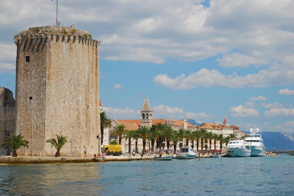 Apartments Zdravko Τρογκίρ Εξωτερικό φωτογραφία
